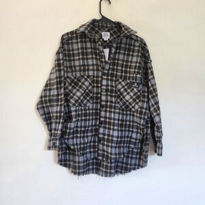 Urban Outfitters BDG Frayed Plaid Curved Raw/Distressed Hem Button-Up Shirt XS